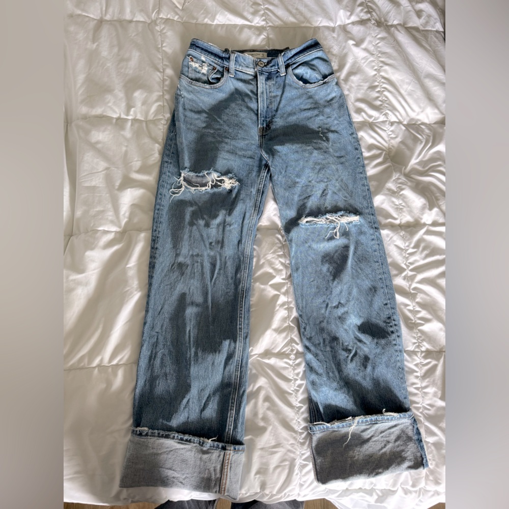 Abercrombie high rise 90s relaxed jeans 27L